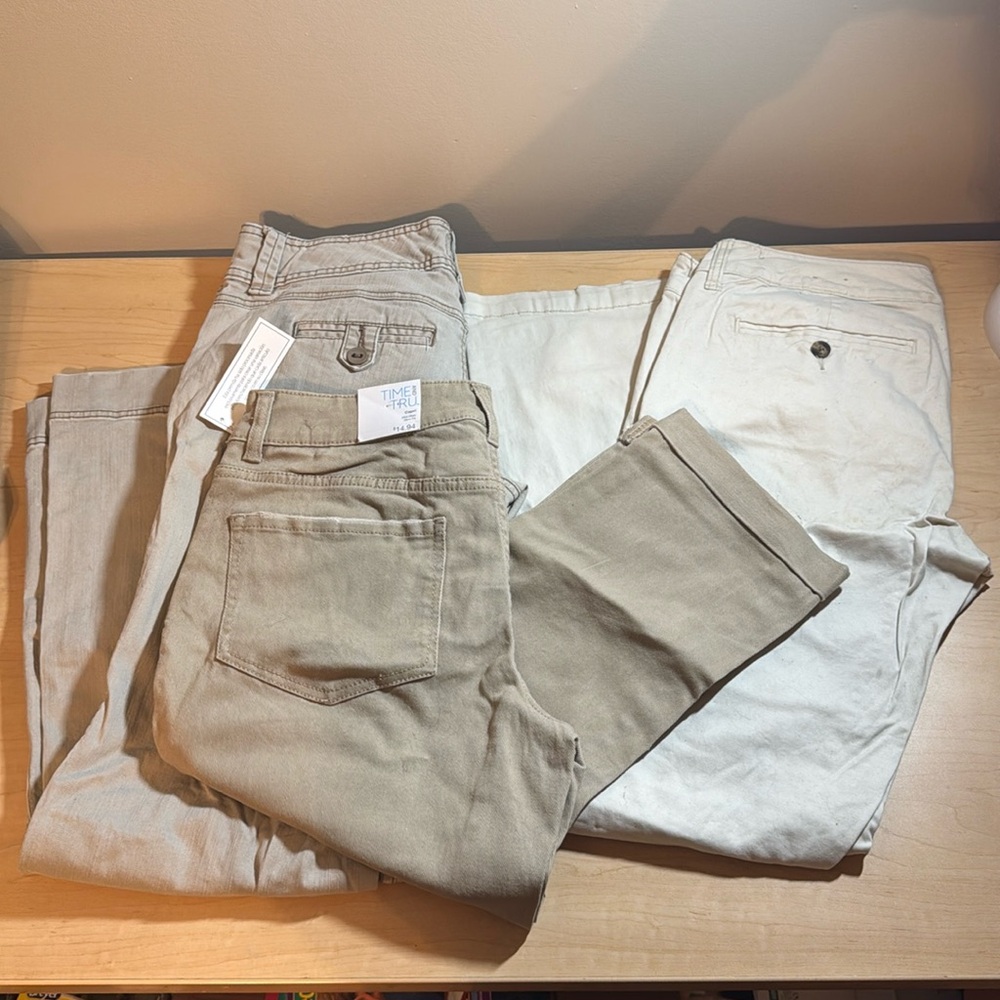 9/10 Khaki Pants